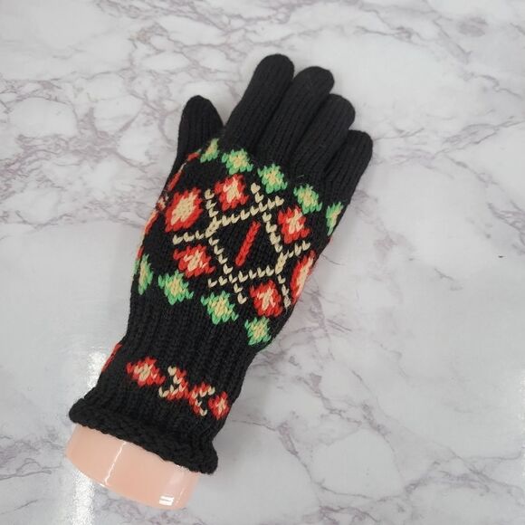 Vintage Handknit Gloves Black with Green Red Cream Nordic Fair Isle Designs - Picture 2 of 12